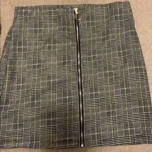 Plaid zip up skirt